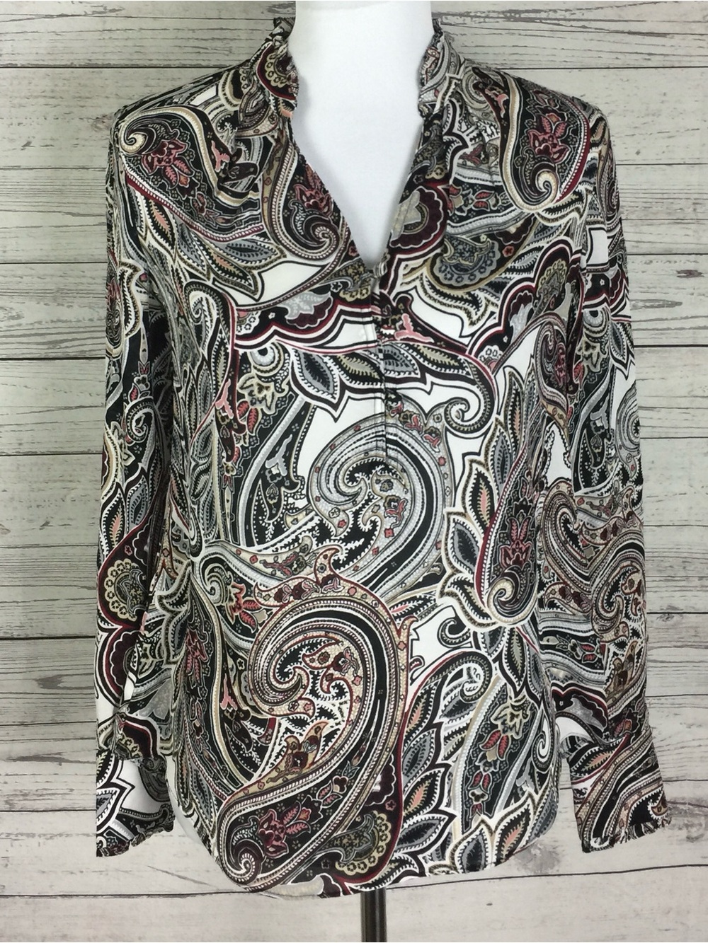 White House Black Market Women’s Multicolor Paisley V-Neck 100% Silk Top Size 2